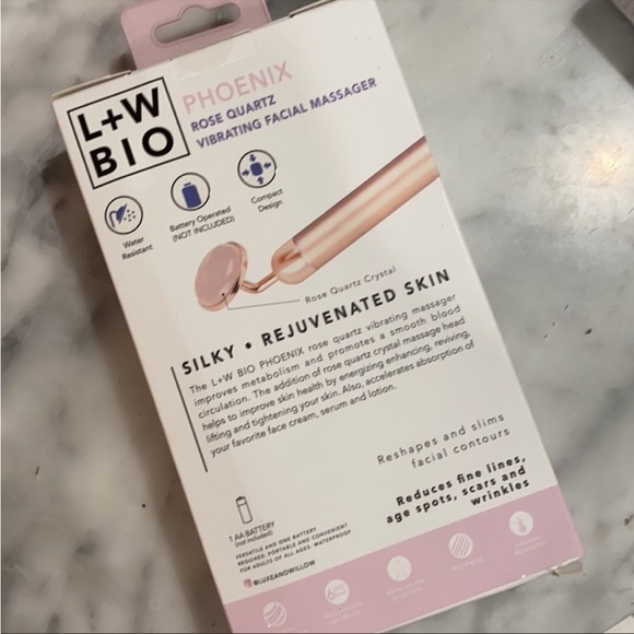 Luxe + Willow PHOENIX - Rose Quartz Vibrating Facial Roller NWT - Picture 2 of 3